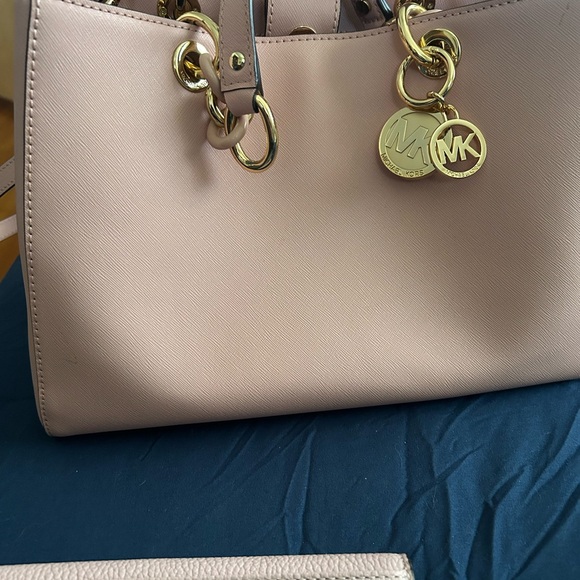 Michael Kors pink Leather Wallet and purse - Picture 4 of 9